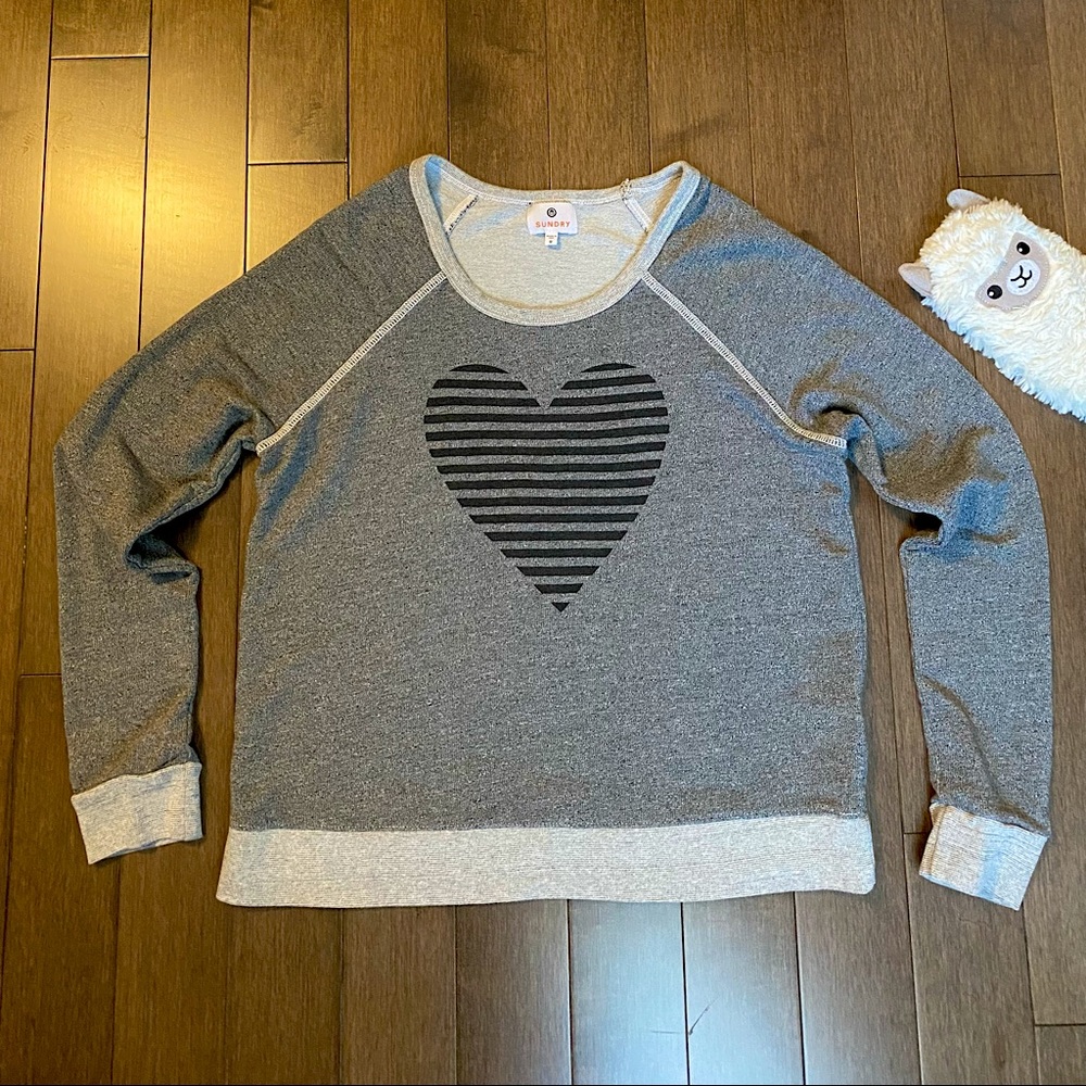 Sundry raglan sweatshirt slouchy gray heart <3